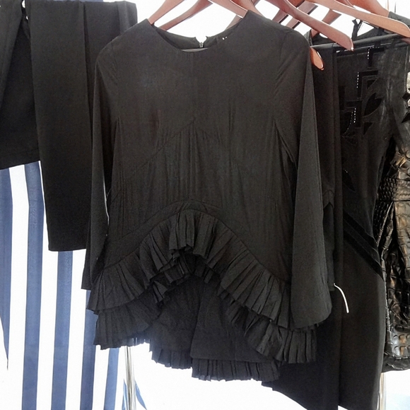 Black Waterfall Ruffled Blouse - Picture 5 of 5